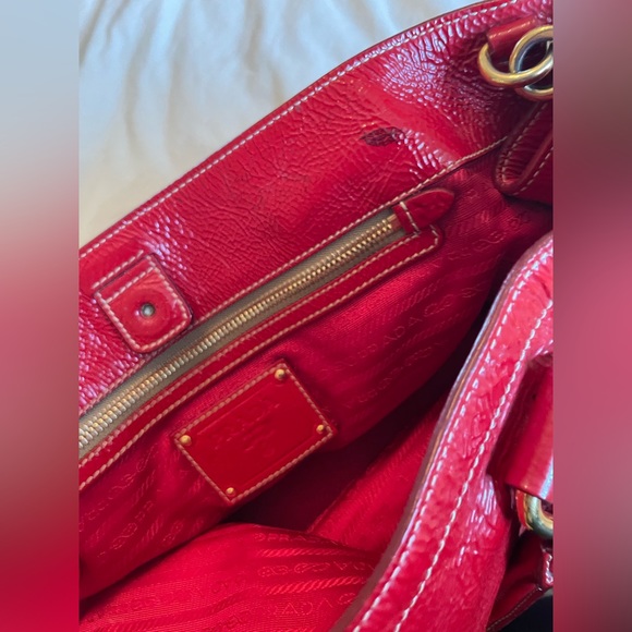Prada red patent leather bag 🌶️ - Picture 11 of 14
